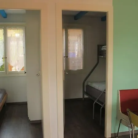 Confort 5 Personnes Apartament Grandson